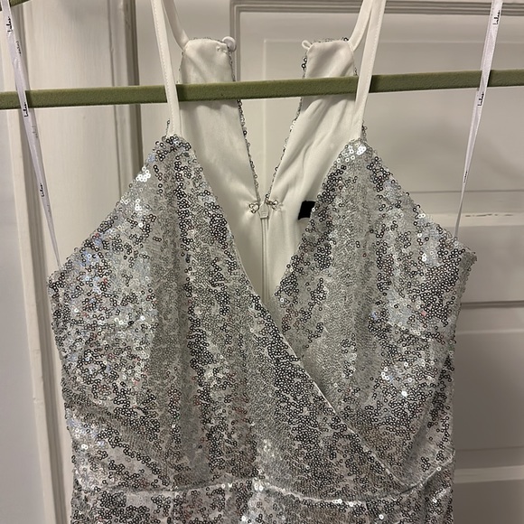 NWT silver sequin Lulu’s Dress 🪩 - Picture 3 of 14